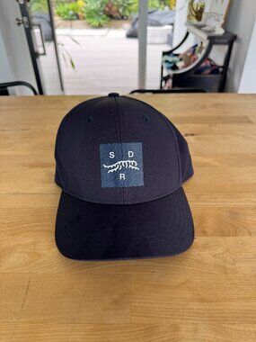 Sun Day Red -  Tiger Woods - Lockup Half Vent Snapback Hat in Navy